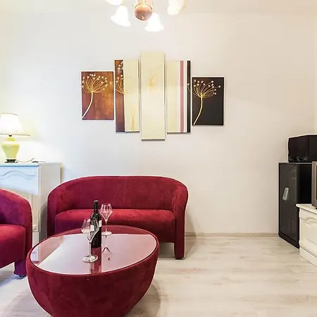 Апартаменты Forum 2br In Old Town *