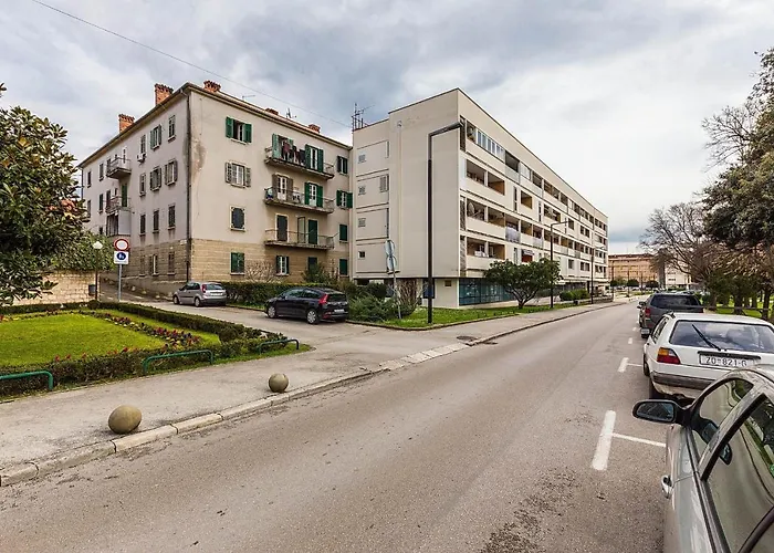 Forum 2br In Old Town *